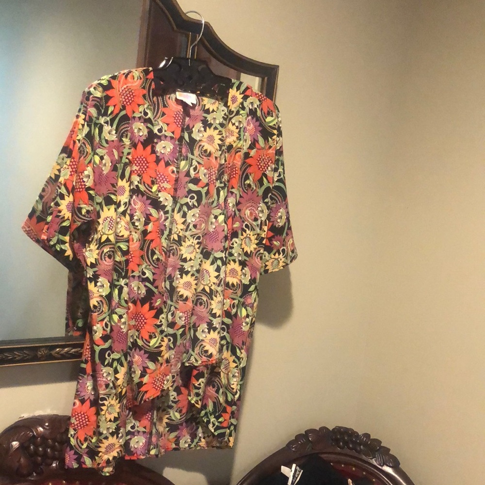 LuLaRoe Floral Multicolor Top